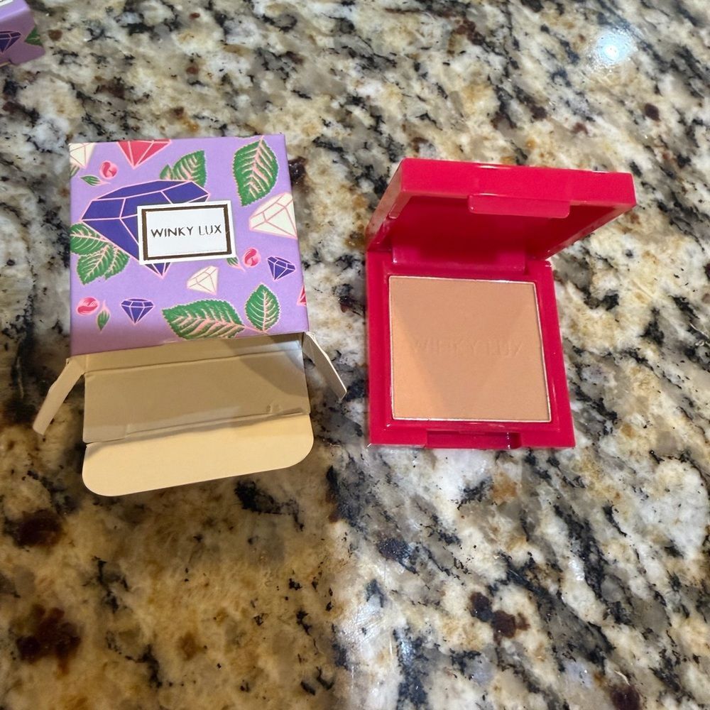 WINKY LUX Blush in Soft Peach